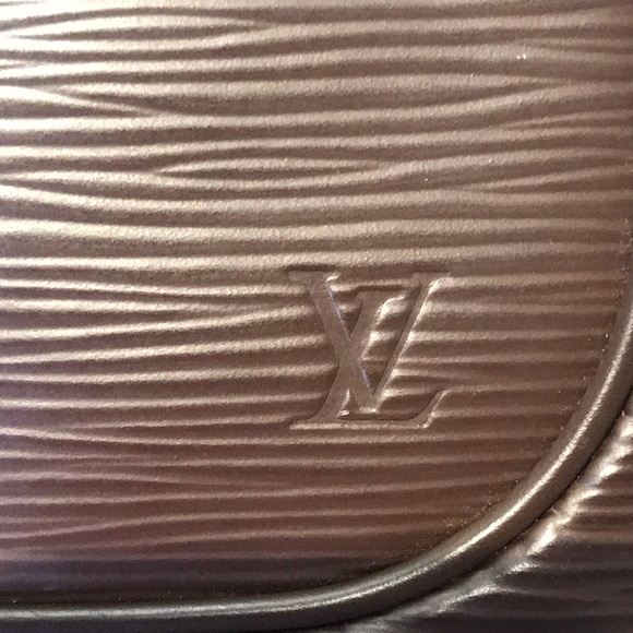 Louis Vuitton Salvanga Epi Leather Crossbody Clutch bag - Picture 4 of 13